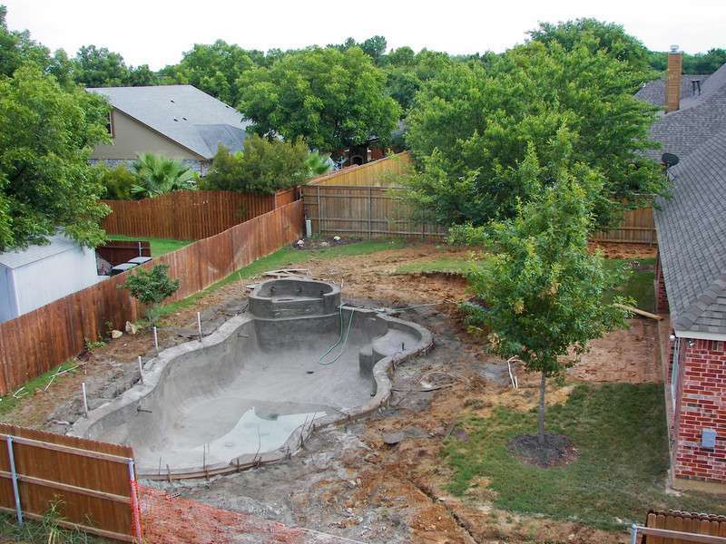 swimming pool installation contractor